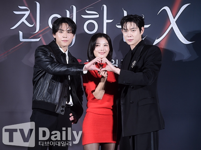 Ƽºù Ä£¾ÖÇÏ´Â X