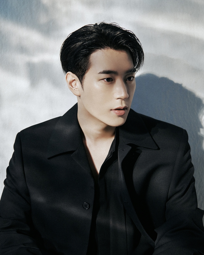 �����+ Ź��, �ڼ���