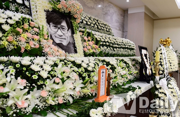 ƼºêÀ̵¥Àϸ® Æ÷Åä