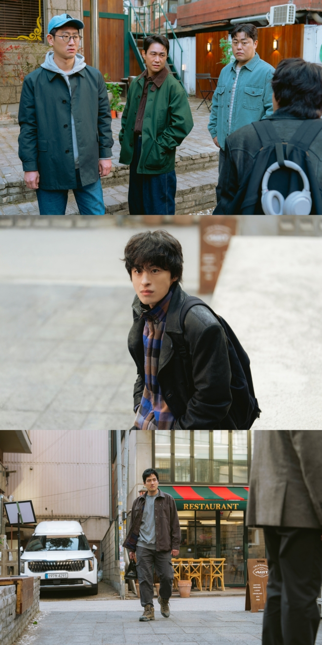 ��ΰ� �ڽ��� ����ġ�԰� �ο�� �ִ�