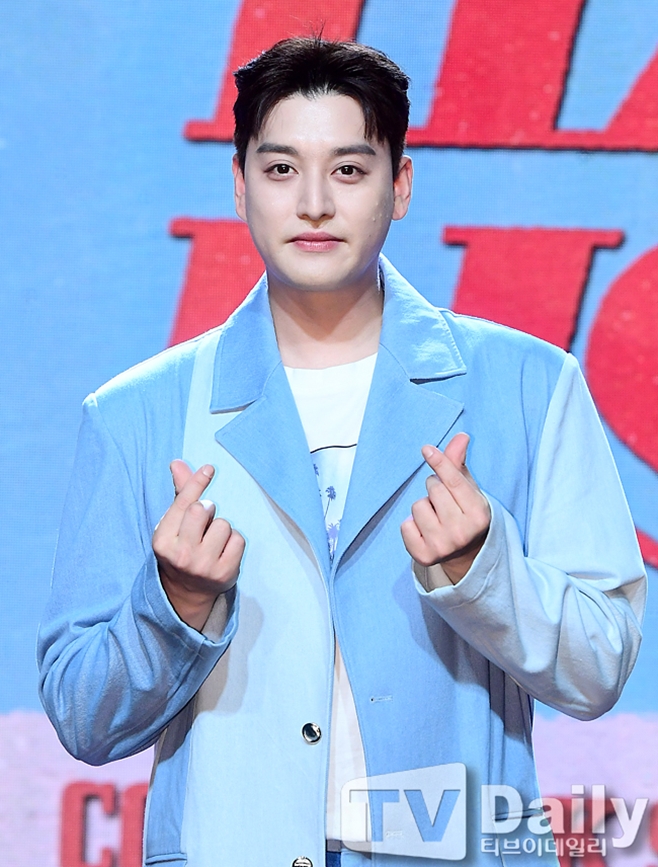 그룹 유키스 출신 일라이