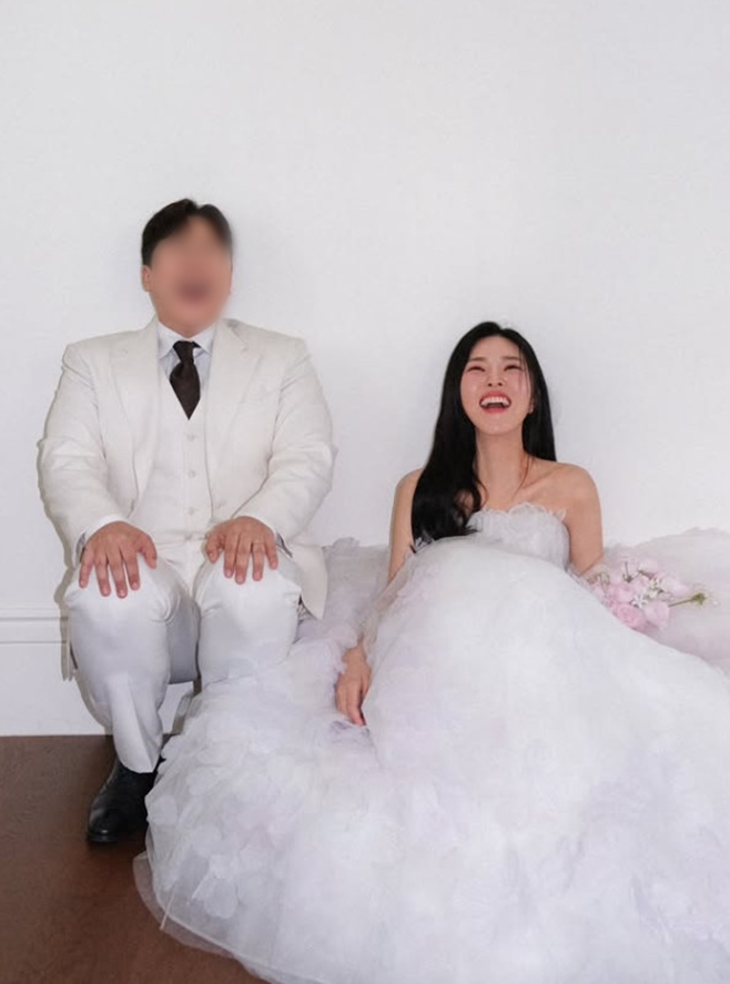 코미디언 한윤서