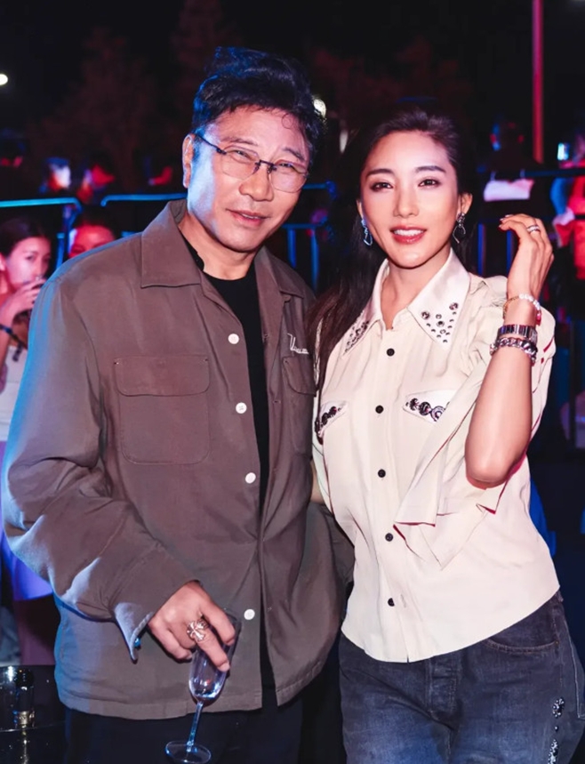 이수만, 바다