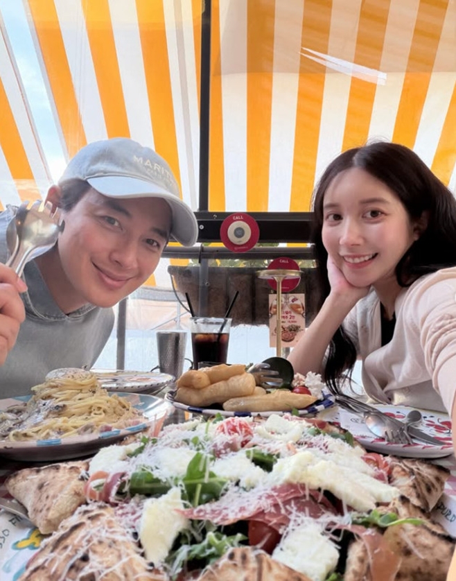 이지훈, 아야네 부부